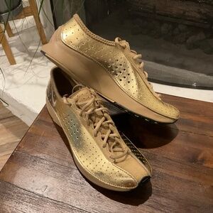 Nike Air Superfly Metallic Gold size 7